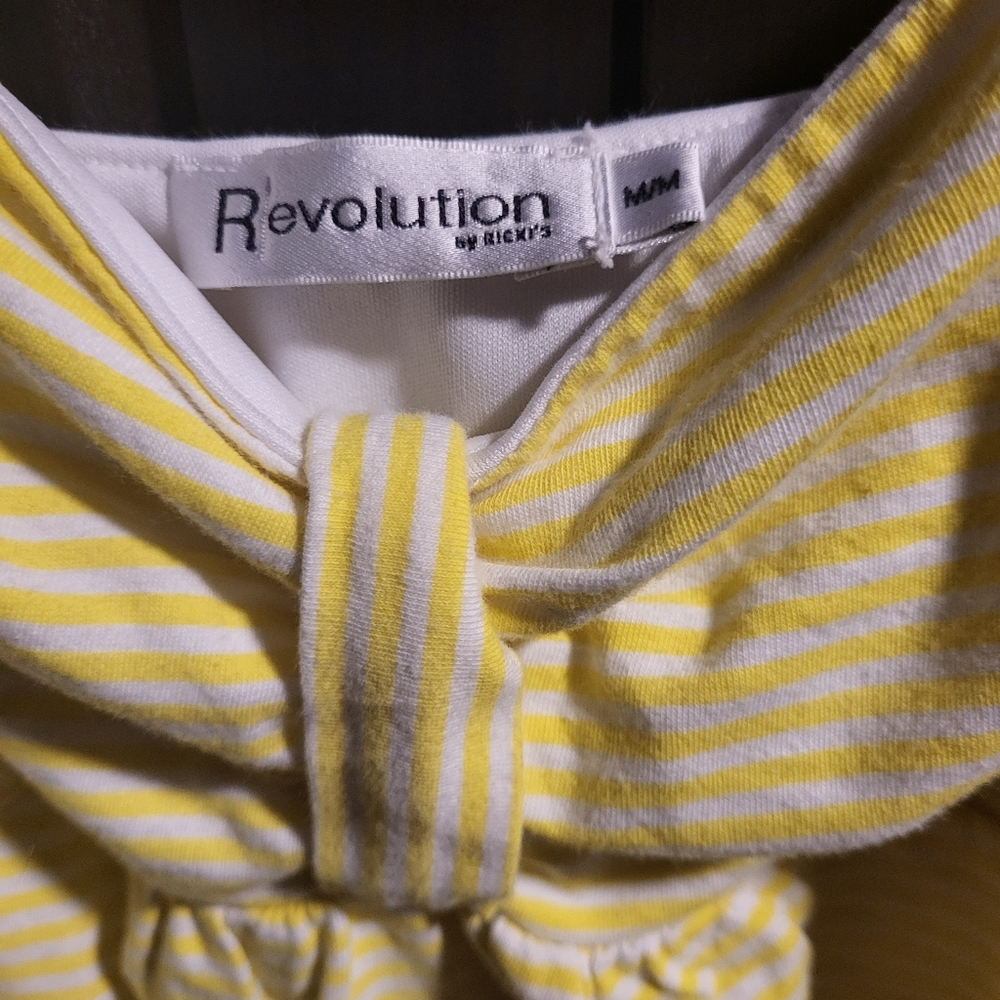 Size medium yellow revolution tank